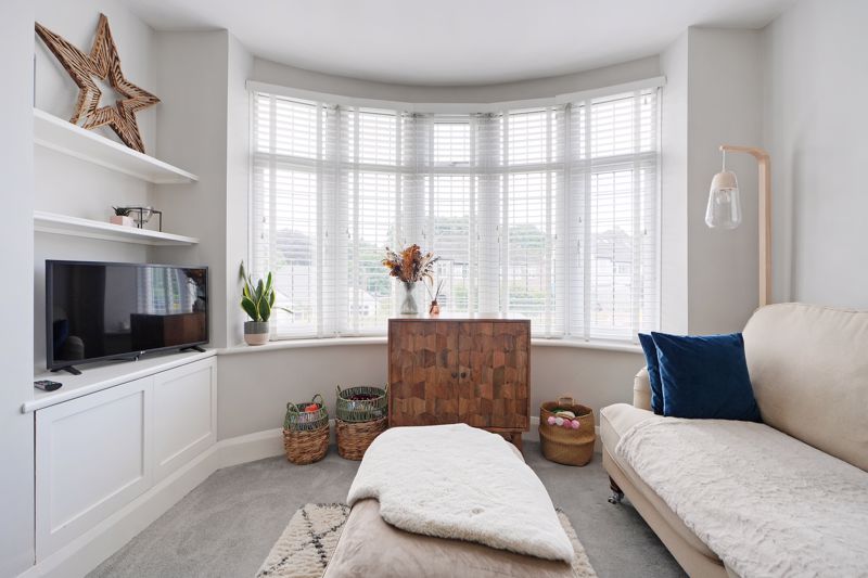 Furniss Avenue Dore